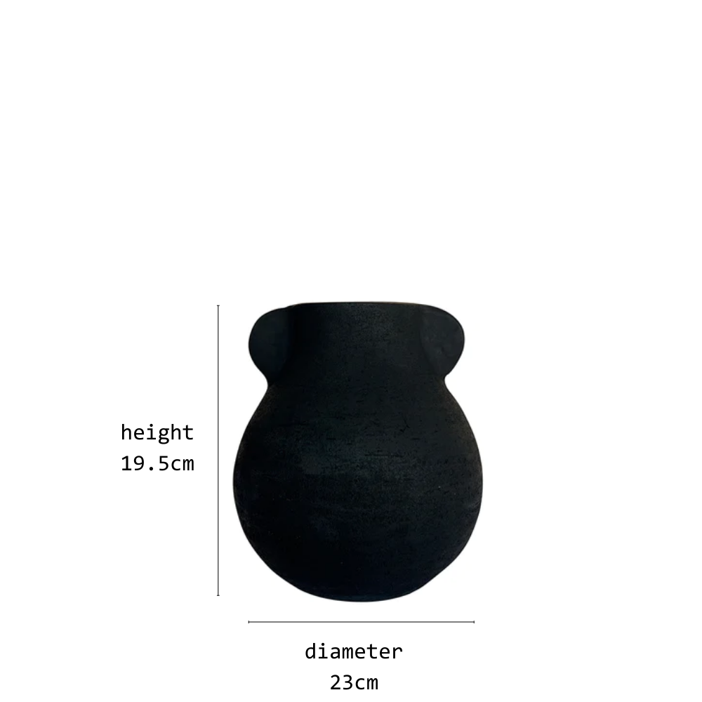 austin vase black