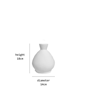 forme vase small white