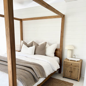 four poster timber bed queen