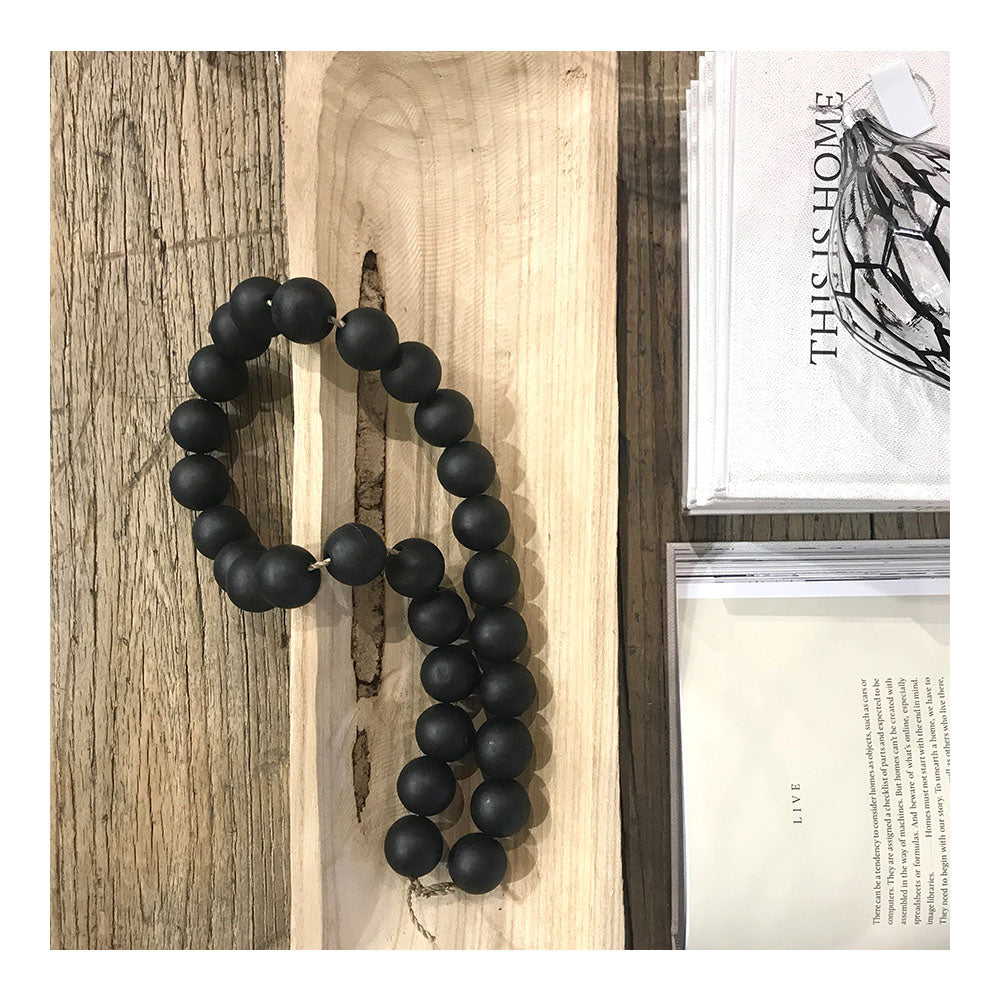 monsoon beads black